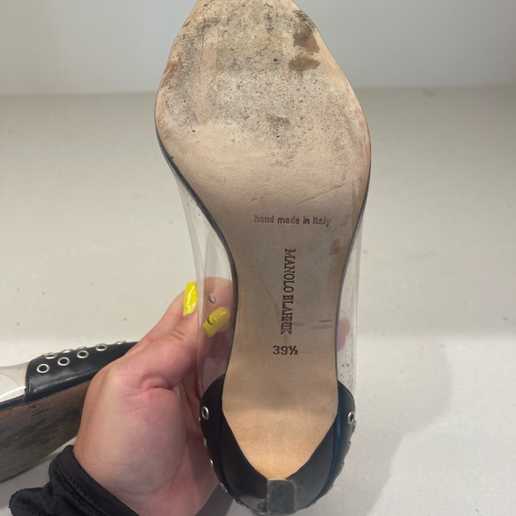 Manolo Blahnik studded black pump with lucite sides - Picture 7 of 8